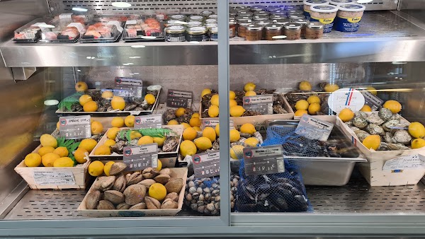 Poissonnerie et Restaurant Sushis Develay à Le Cannet, France