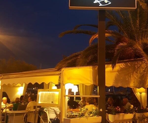 Restaurant Port Garavan à Menton, France