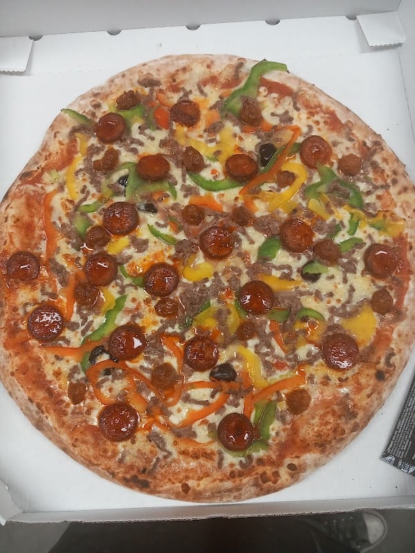 Restaurant R ONE PIZZA à Eyguières, France