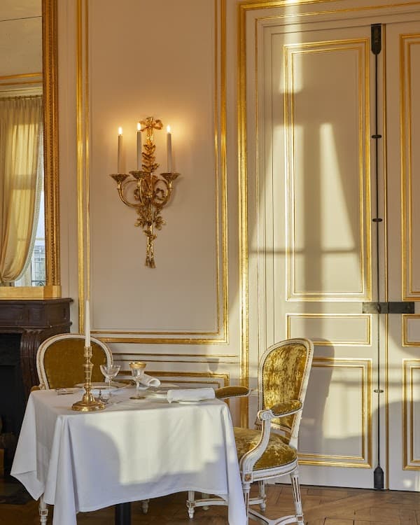 Restaurant Alain Ducasse – Le Grand Controle à Versailles, France