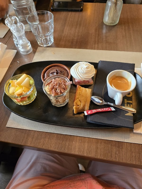 Restaurant Brasserie Pizzeria Met-Cafe à Bastia, France