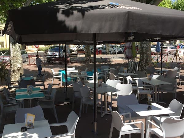 Restaurant Café De Paris à Les Arcs, France