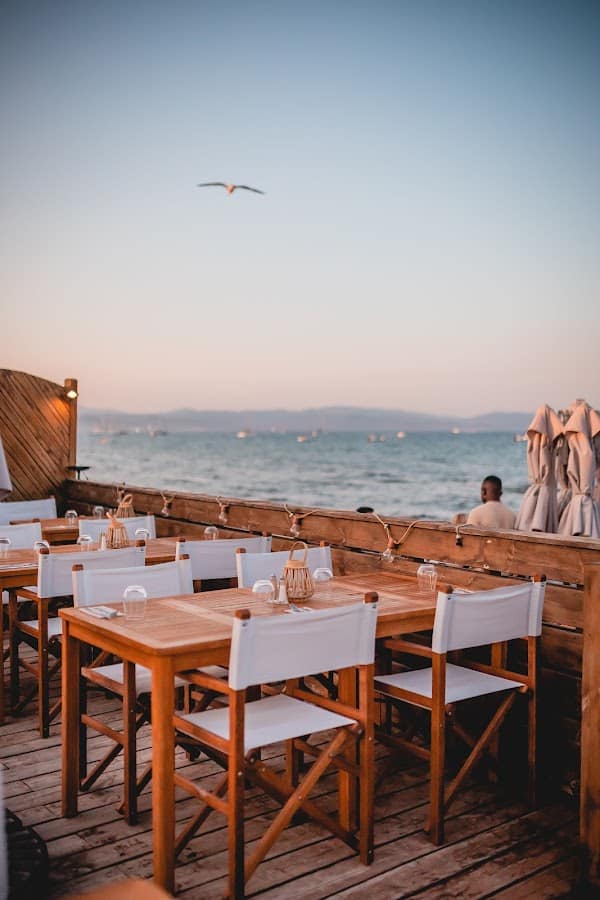 Restaurant COUCOU GIENS à Hyères, France