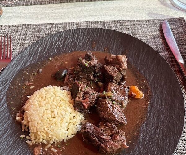 Restaurant Des Voyageurs à Aigues-Mortes, France