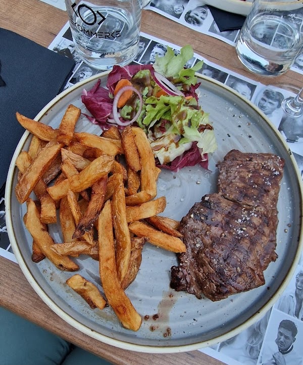 Restaurant Du Commerce à Cluses, France