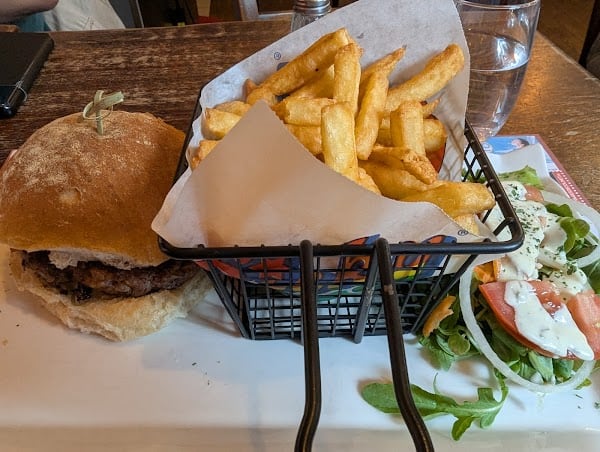 Restaurant- Friterie L’autre Chapelle à Bastogne, Belgique