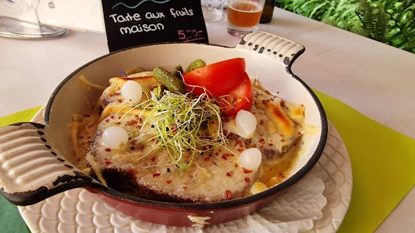 Restaurant Grotte aux Fées à Saint-Maurice, Suisse