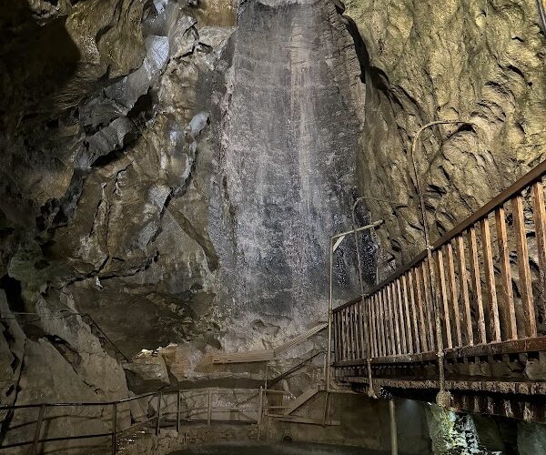 Restaurant Grotte aux Fées à Saint-Maurice, Suisse