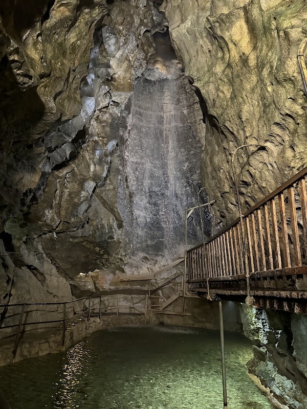 Restaurant Grotte aux Fées à Saint-Maurice, Suisse