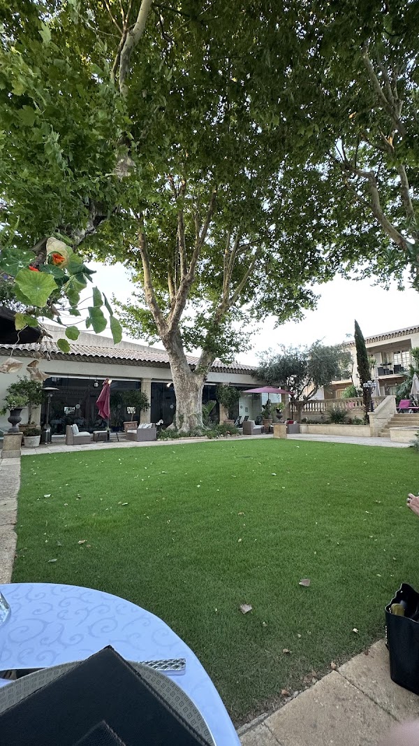 Restaurant @ Hôtel Restaurant Villa Mazarin à Aigues-Mortes, France