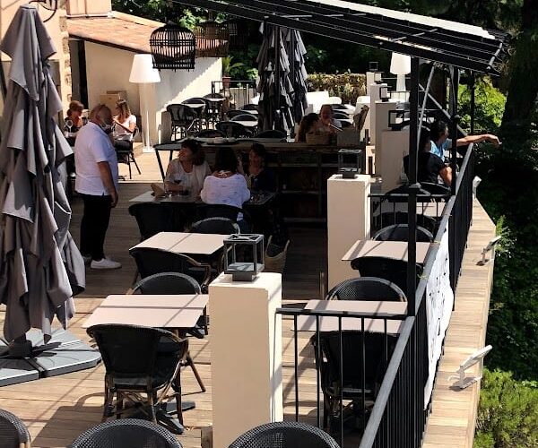 Restaurant La Grotte à Trans-en-Provence, France