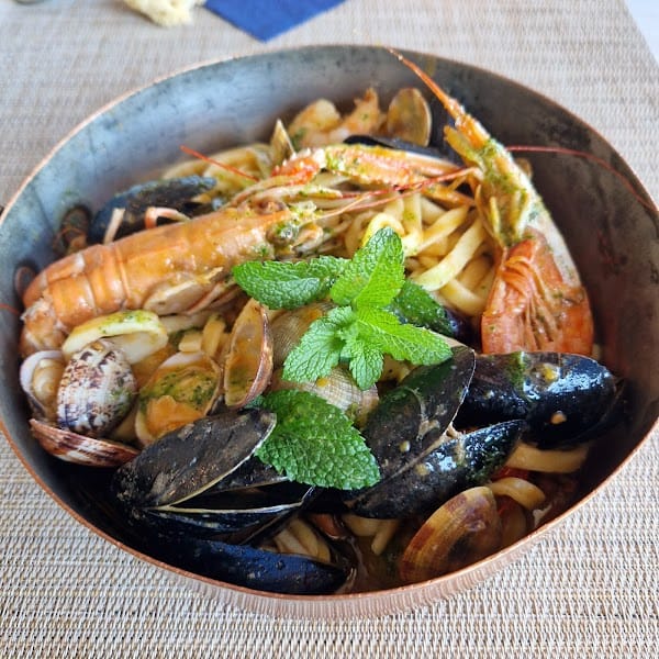 Restaurant le Dauphin à Menton, France