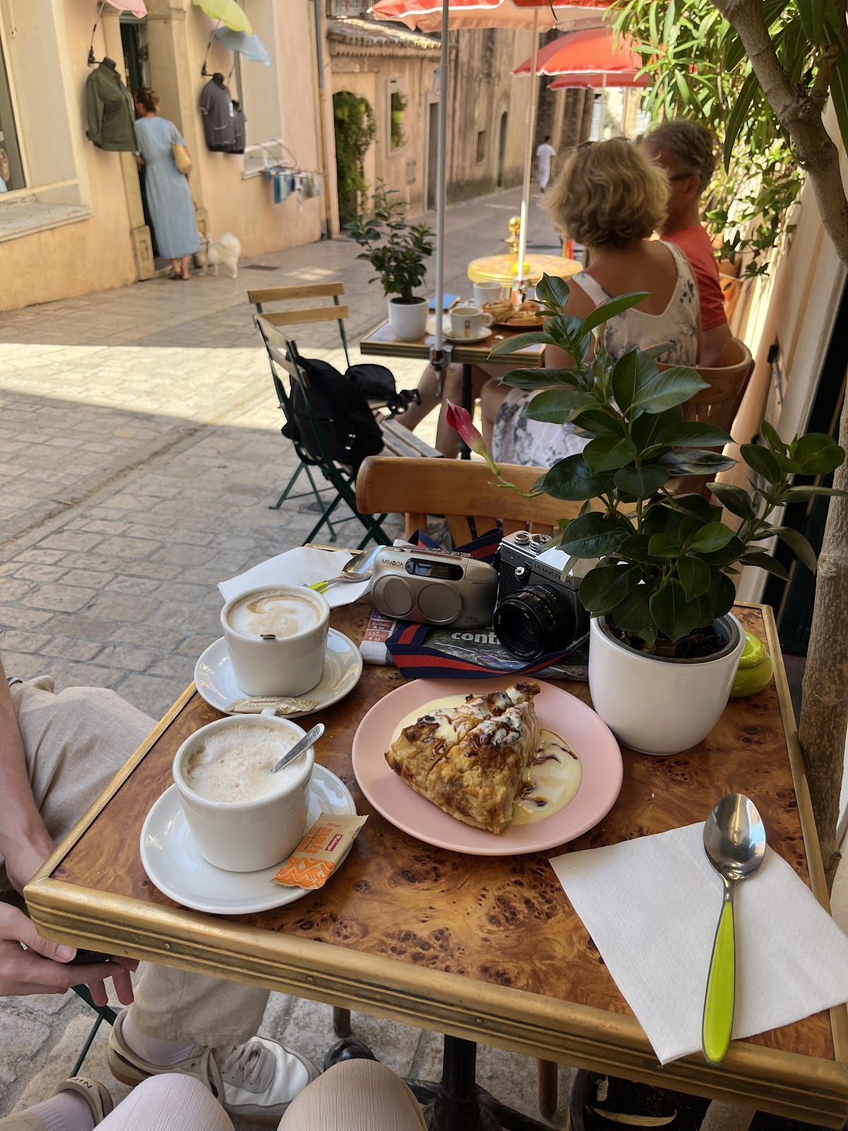 Restaurant Le Goustado Tropezien à Saint-Tropez, France — photo 3