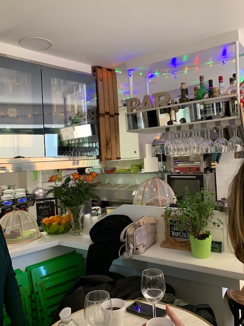 Restaurant Le Goustado Tropezien à Saint-Tropez, France — photo 4