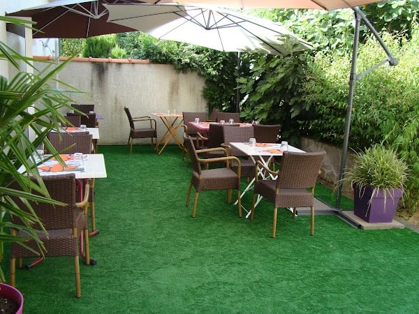 Restaurant Le Moulin Des Gardelles à Riom, France