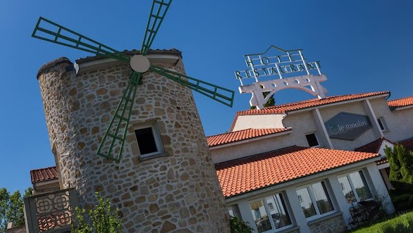 Restaurant Le Moulin Des Gardelles à Riom, France