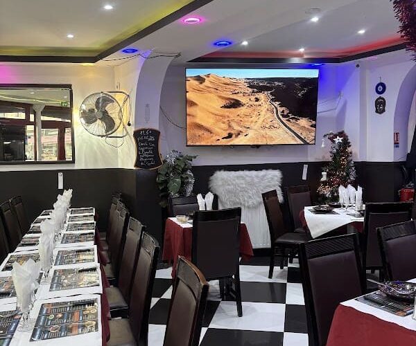 Restaurant les deux frères à Saint-Denis, France