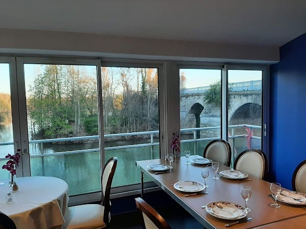 Restaurant @ L’Esturgeon à Poissy, France