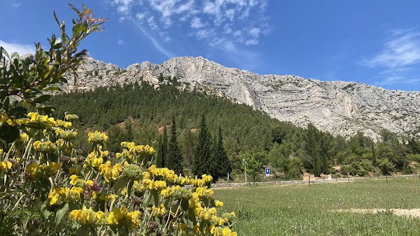 Restaurant Maison Sainte-Victoire à Saint-Antonin-sur-Bayon, France