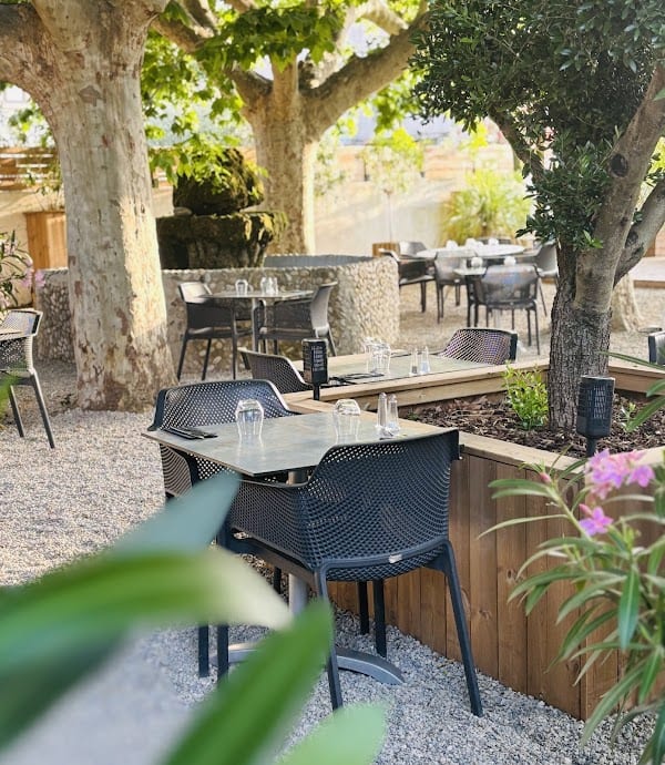 Restaurant Senas Le Terminus à Sénas, France