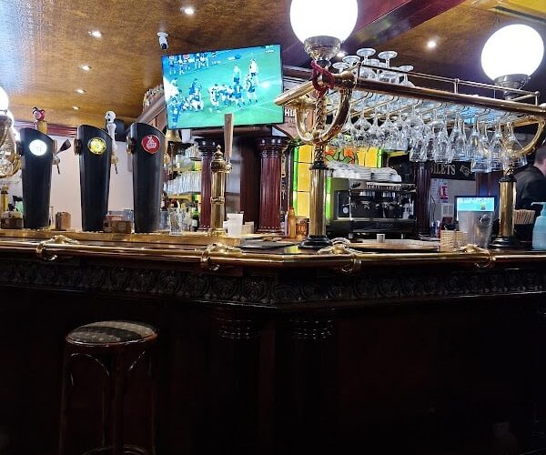 Restaurant Saint Jame’s Pub à Charleville-Mézières, France