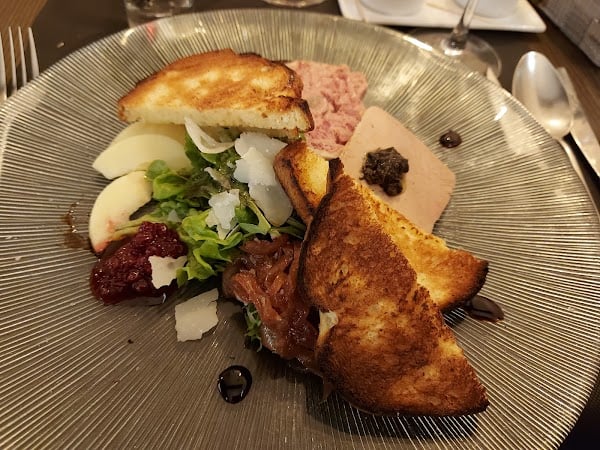 Restaurant San Marino Marche à Marche-en-Famenne, Belgique