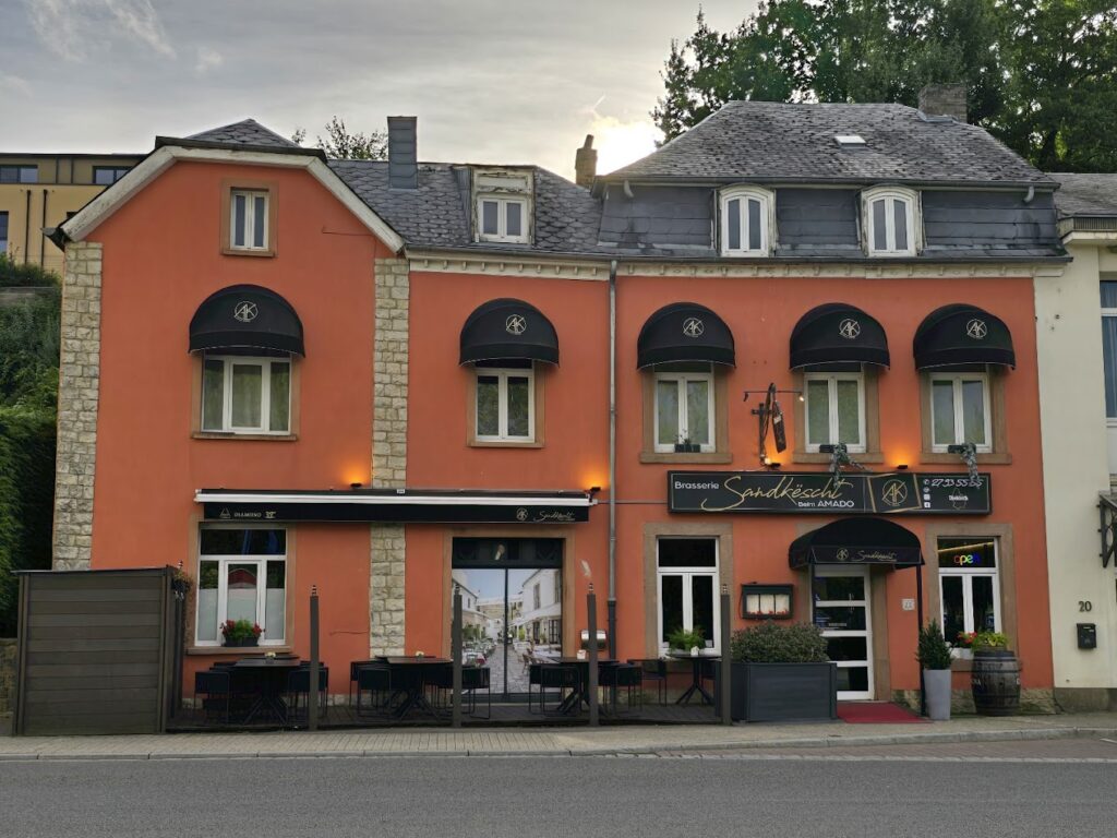 Sandkescht Beim AMADO