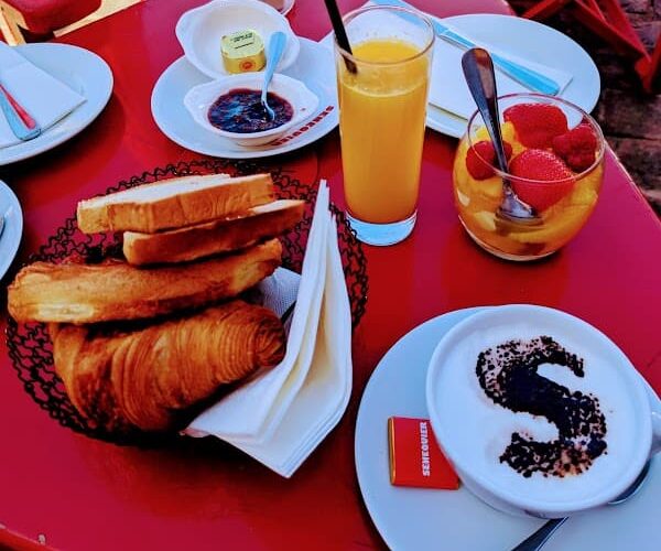 Restaurant Sénéquier à Saint-Tropez, France