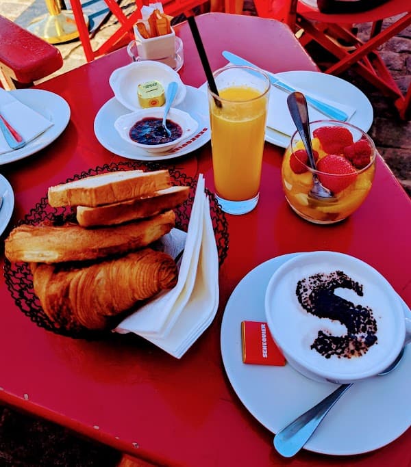 Restaurant Sénéquier à Saint-Tropez, France