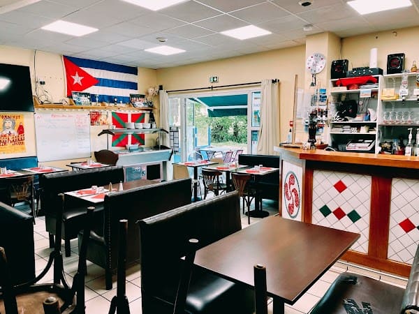 Restaurant Trinquet Urrupean à Garindein, France