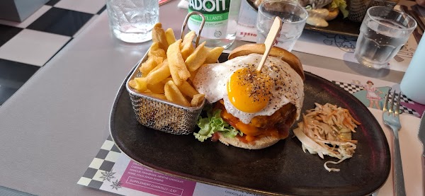 Restaurant TWIST DINER CAFE Steack House à Challans, France