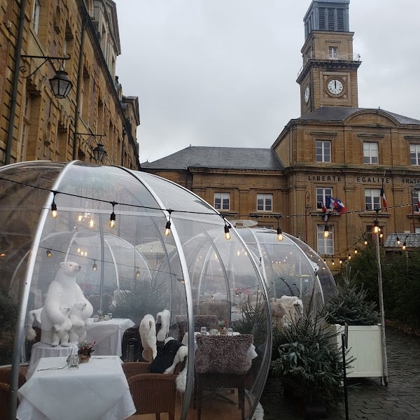 Restaurant Village igloo Ardenne à Charleville-Mézières, France