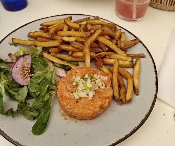 Restaurant yiayia à Angoulême, France