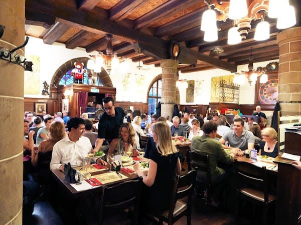 Restaurant Zeughauskeller à Zurich, Suisse