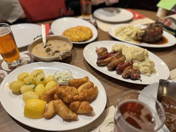 Restaurant Zeughauskeller à Zurich, Suisse