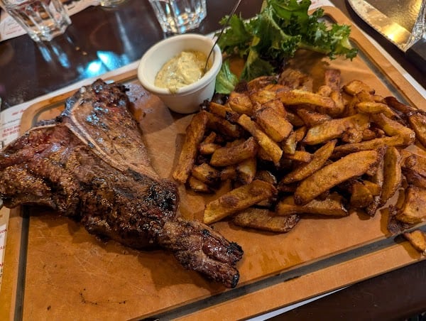 Restaurant Au Bœuf qui Fume à Robion, France