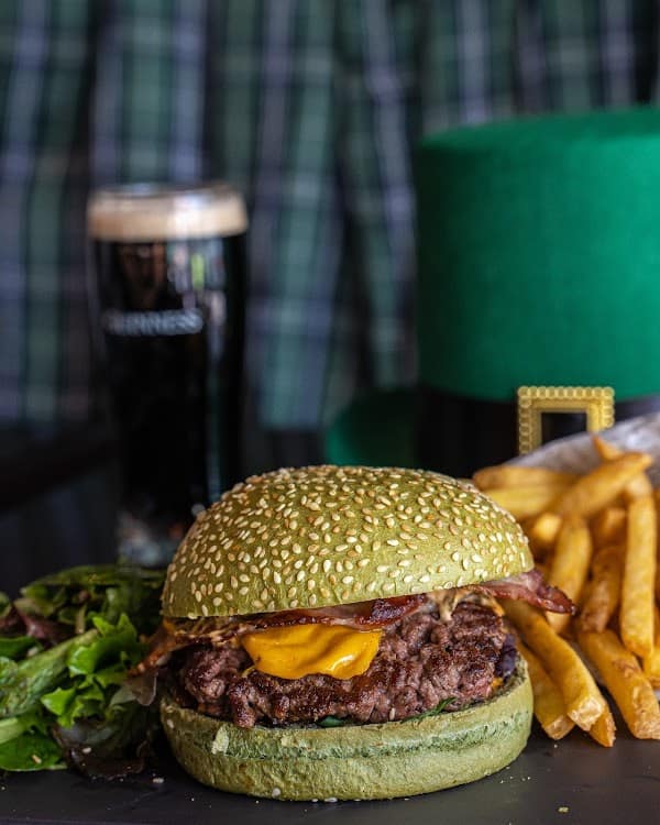 Restaurant Au Bureau – Pub et Brasserie à Martigues, France