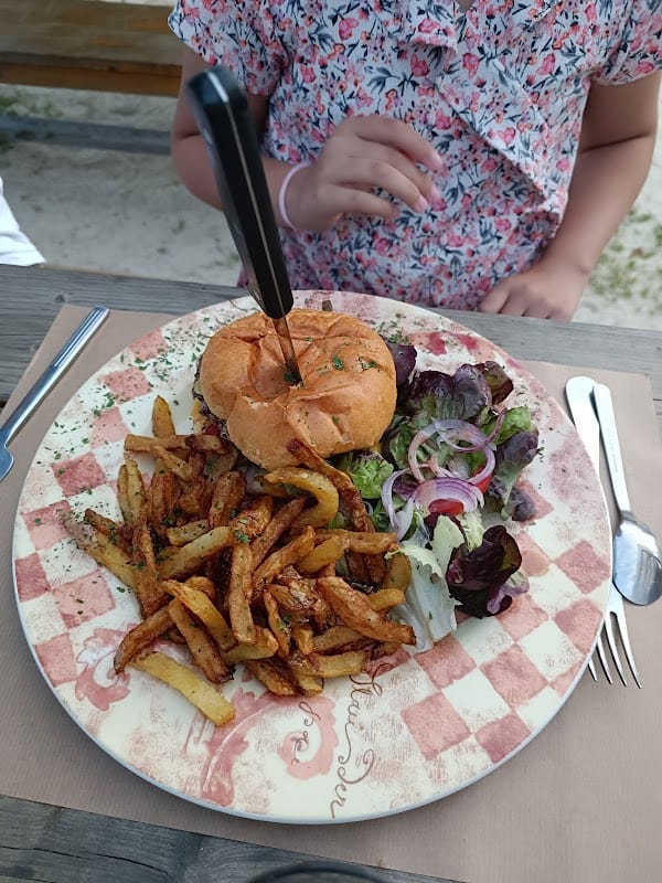 Au Grenier – Bar Restaurant Epicerie à Dragey-Ronthon, France