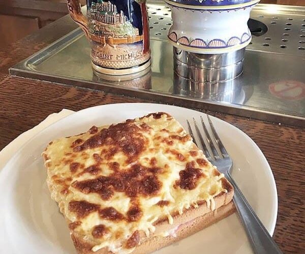 Restaurant Au Pelerin à Le Mont-Saint-Michel, France