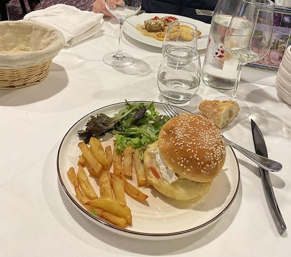 Restaurant Auberge du Cygne de la Croix à Nogent-sur-Seine, France