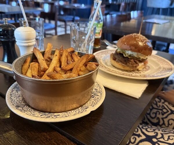 Restaurant Aux 3 acteurs à Le Plessis-Robinson, France