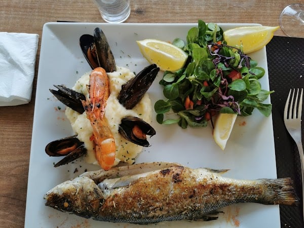 Restaurant Aux Délices de la Mer à Le Grau-du-Roi, France
