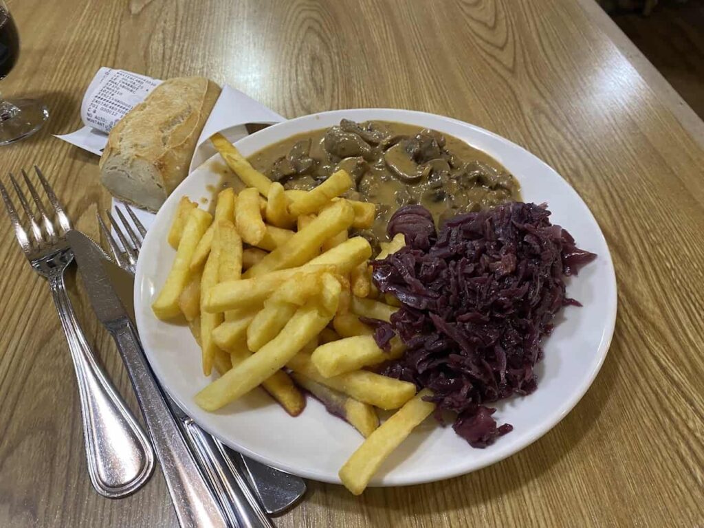 Bar et Restaurant Le Chabrot – Restauration traditionnelle sur place et plats à emporter à Phalsbourg, France