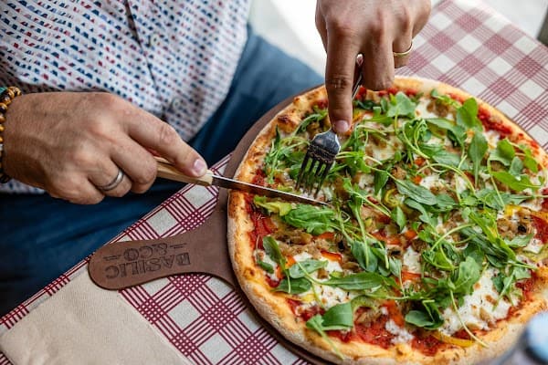 Restaurant Basilic & Co – pizzas de terroirs à Châtenay-Malabry, France