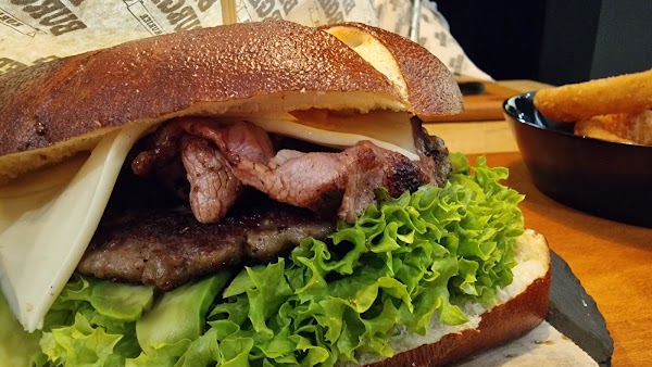 Restaurant Big Burger Diner & Kurier Lyss à Lyss, Suisse