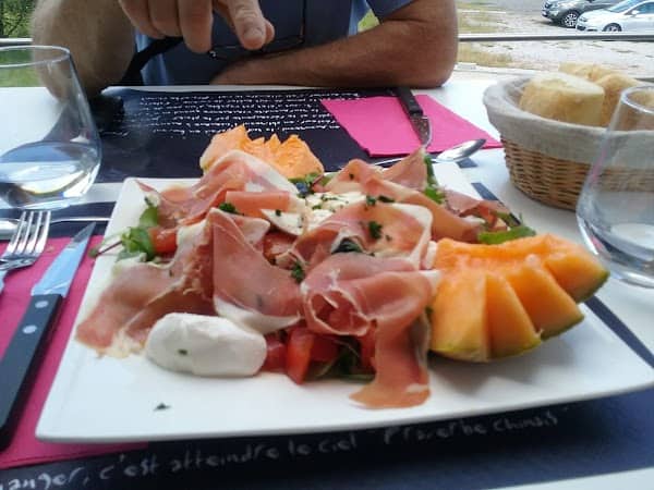 Restaurant Bistrot De La Place Pouxeux à Pouxeux, France