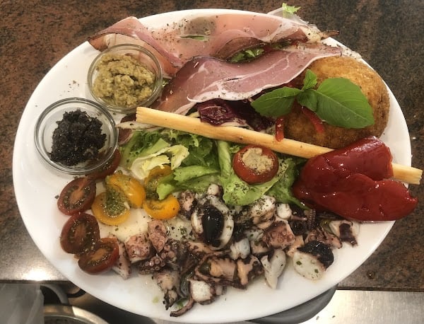 Restaurant Brasserie L’endroit à Martigues, France