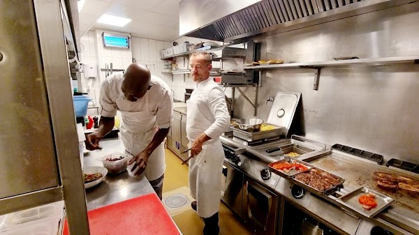 Restaurant Brasserie Les 3 Marches à Châtenay-Malabry, France