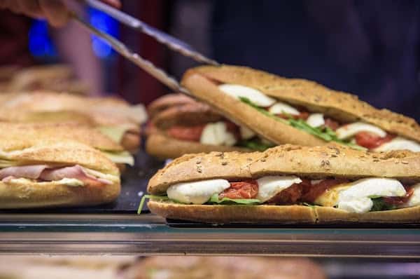 Restaurant Brioche Dorée à Le Mont-Saint-Michel, France