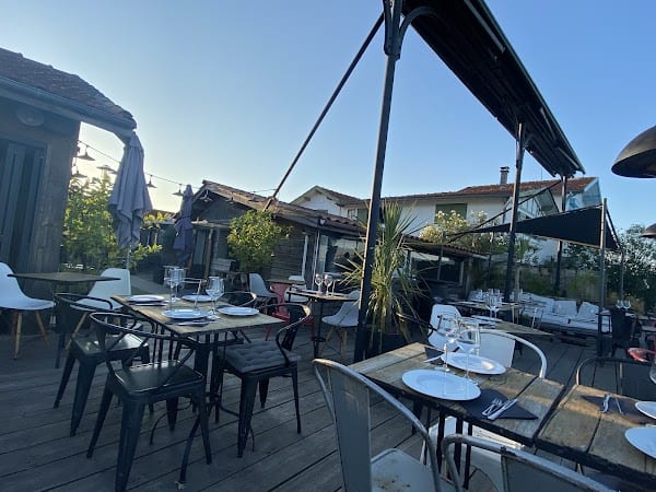 Restaurant CABANE 24 degustation Huîtres Téchoueyres à Lège-Cap-Ferret, France